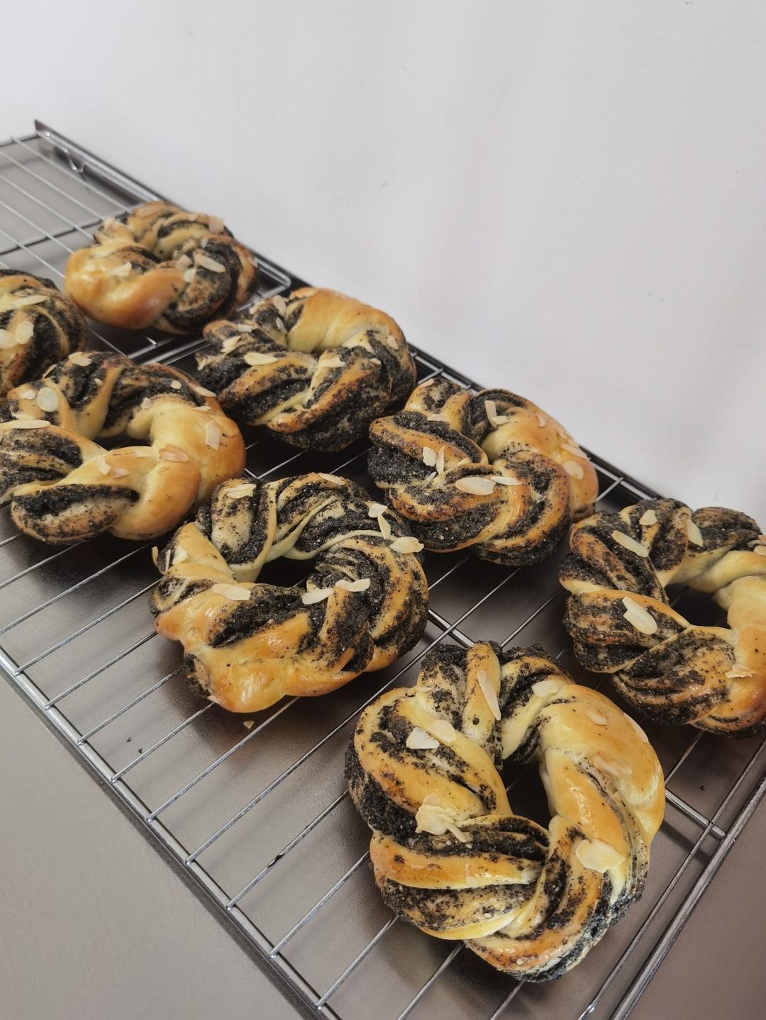 面包柔软不干的秘诀-万能中种法甜面团