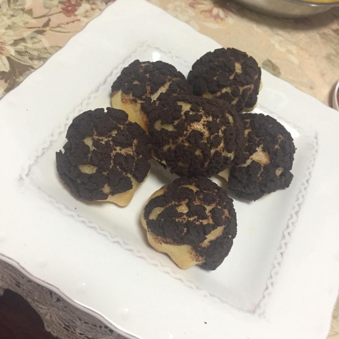 巧克力酥皮泡芙