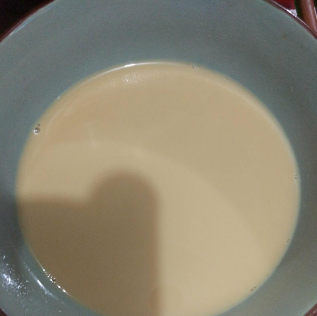 闪电侠般快手直接超越街边任何奶茶铺子的淡奶版锅煮奶茶