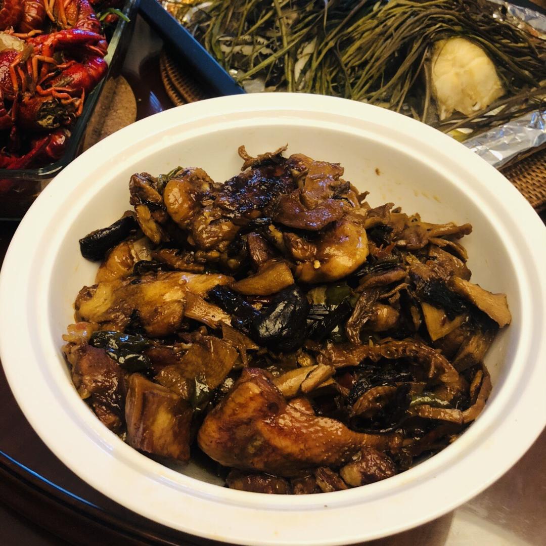 梅干菜烧鸡爪