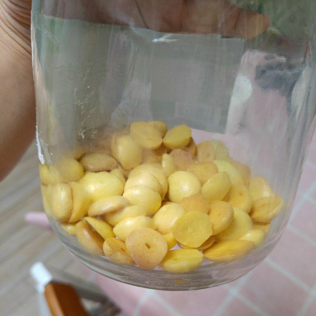 入口即化的无添加蛋黄溶豆