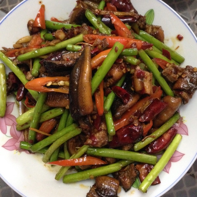 黄鳝炒蒜苗