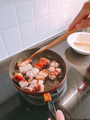 不粘锅本帮红烧肉的做法 步骤3