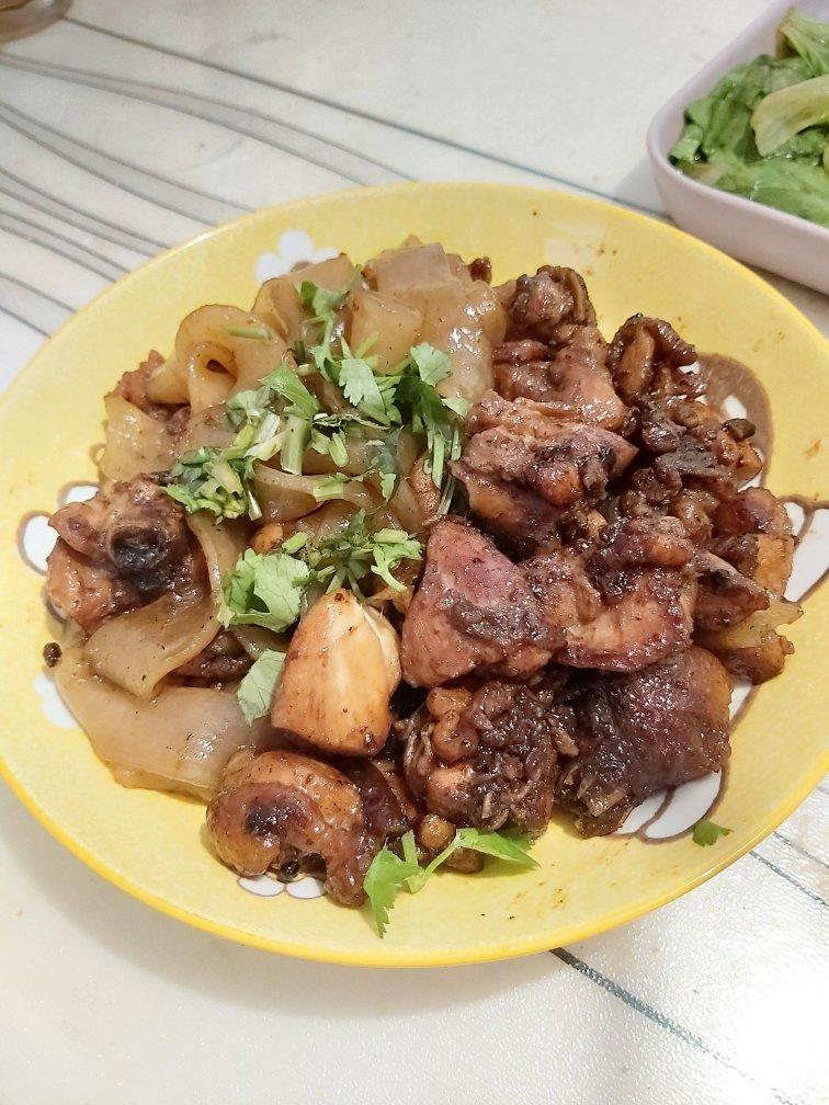 醋焖鸡加宽粉（好吃极了）