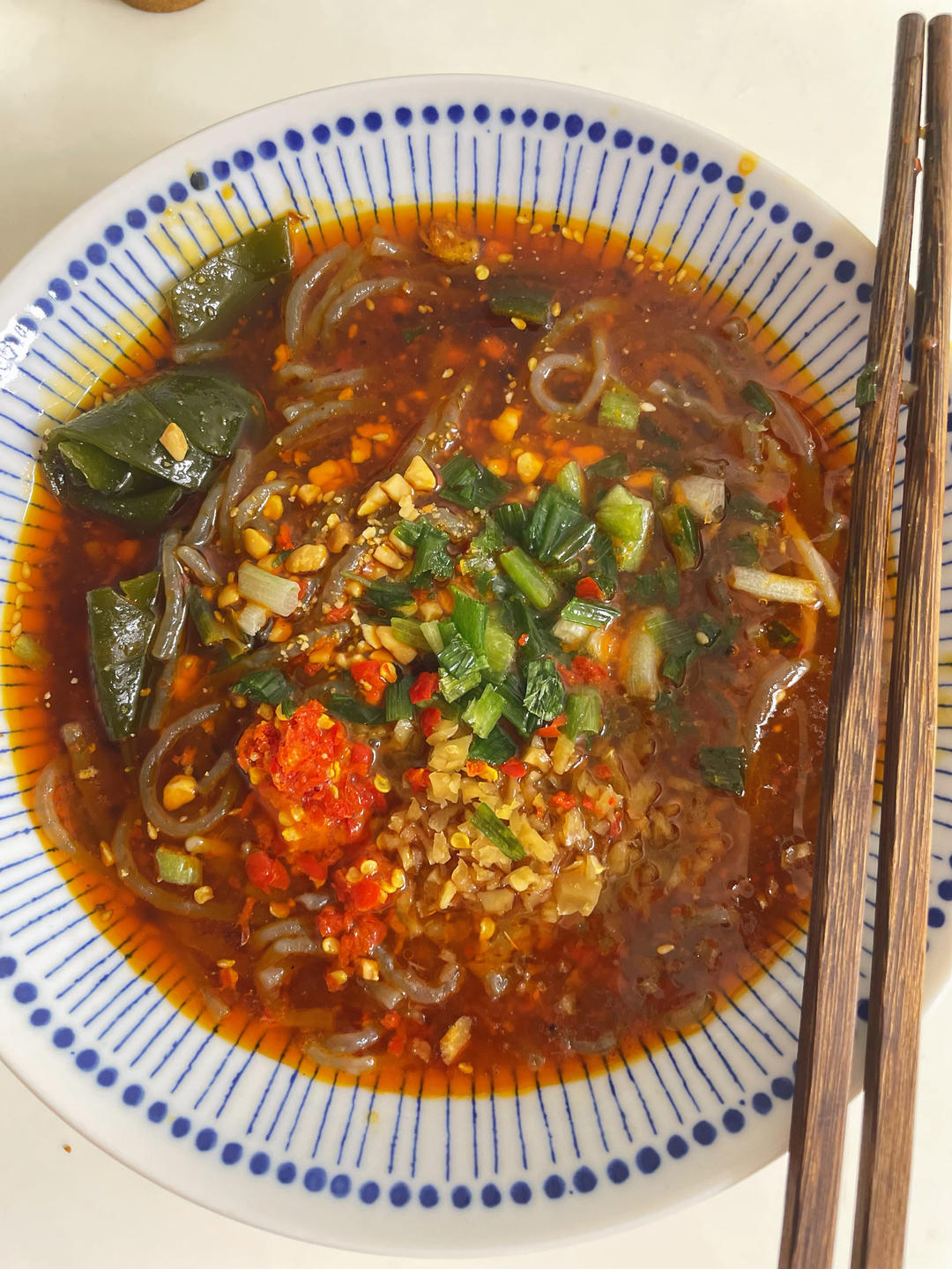 只需要火锅底料和陈醋就能做的酸辣粉！