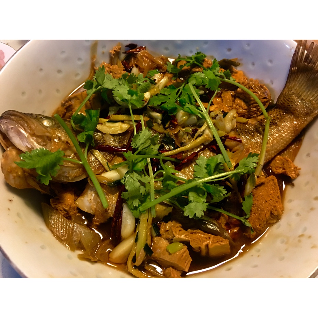 红烧鲈鱼焖豆腐