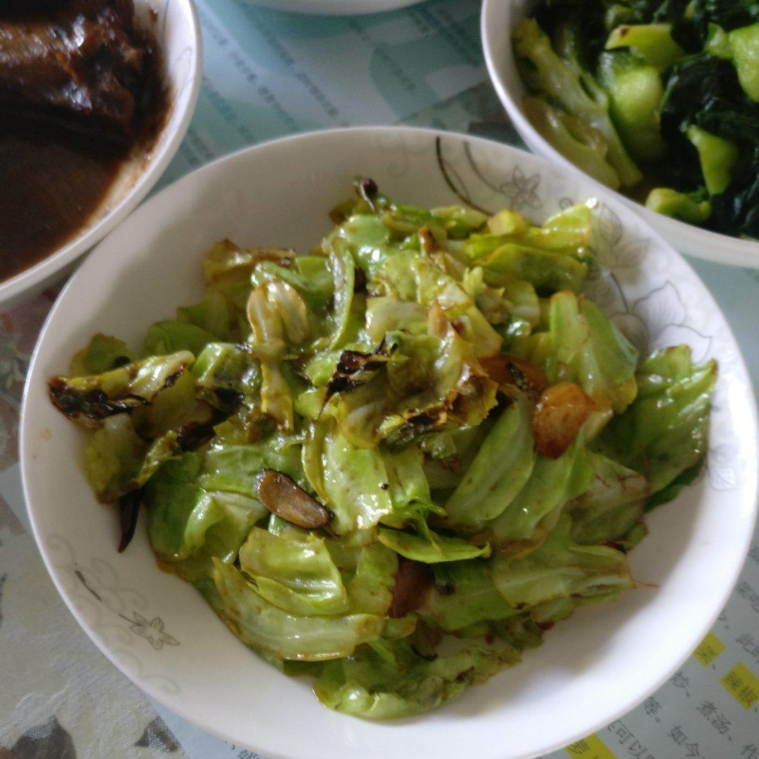 厨师长教你：“手撕包菜”的家常做法,简单又不失美味