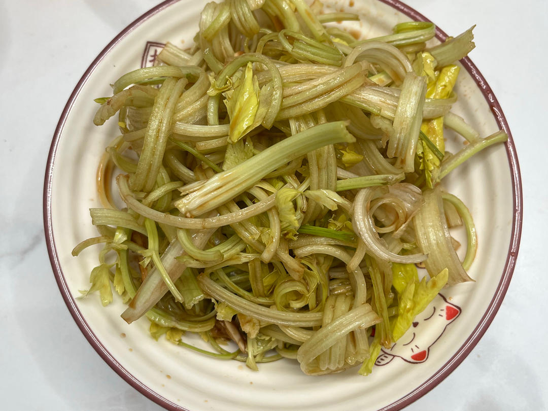 凉拌马家沟芹菜(外婆家)