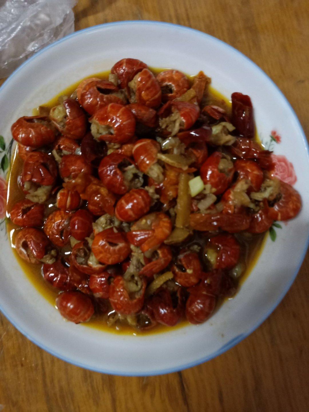 何必1厢旧梦悠悠苦我心做的烧虾尾