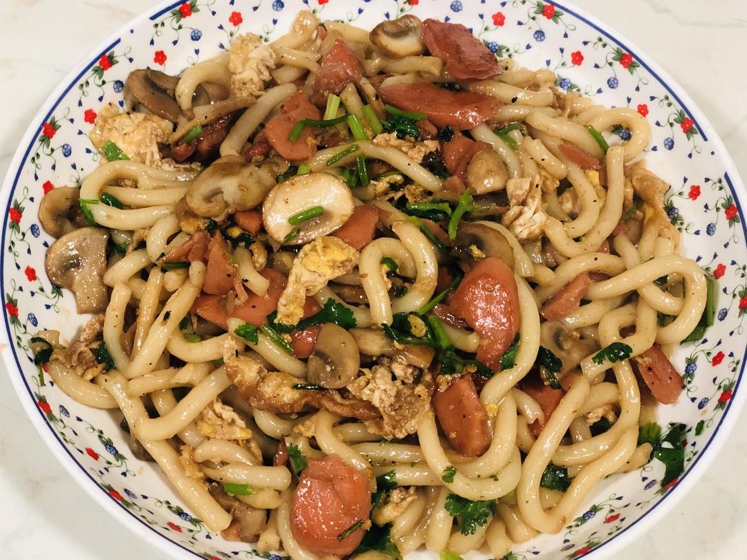 简单易学🥇一口上瘾好吃到流泪的黑椒乌冬面