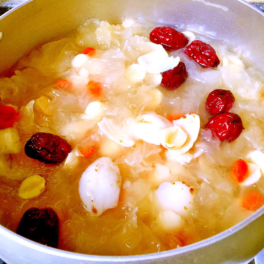 银耳百合莲子羹