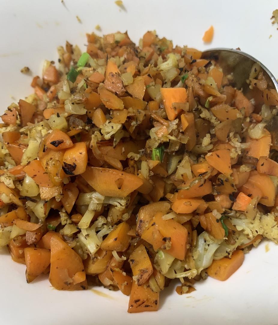 【十分钟快手减脂菜谱】胡萝卜花菜蛋炒饭