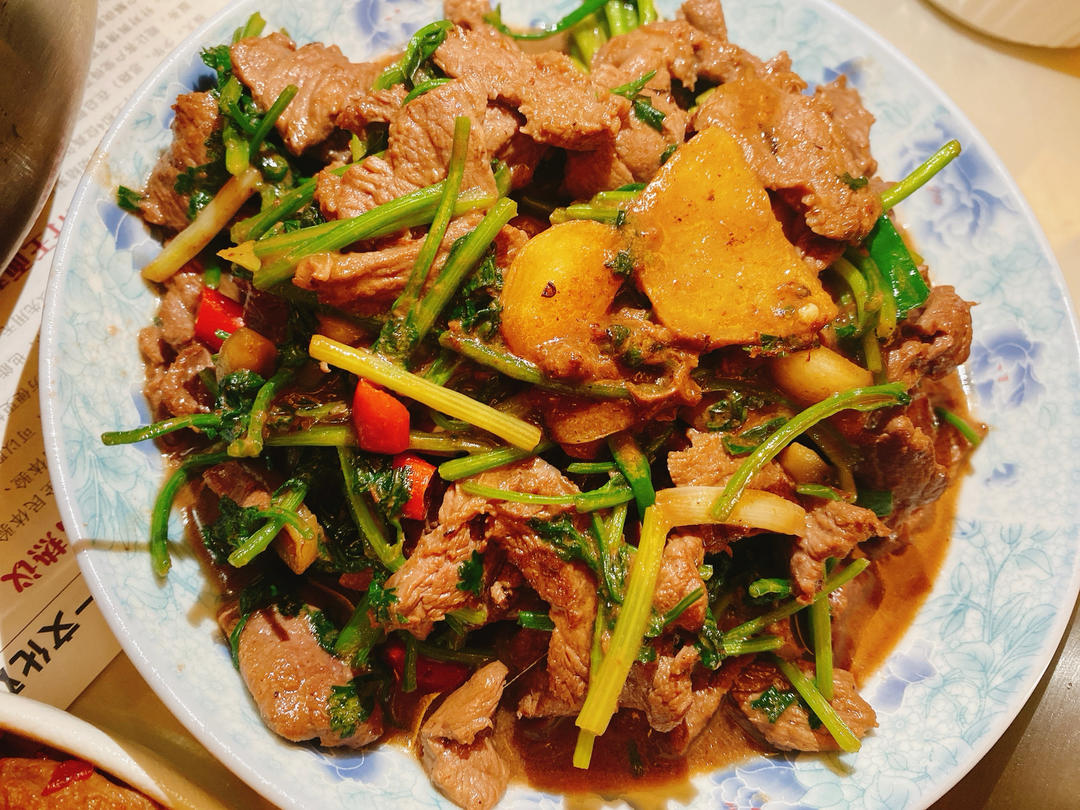 小炒黄牛肉，肉嫩味香！太好吃了简直是米饭杀手！
