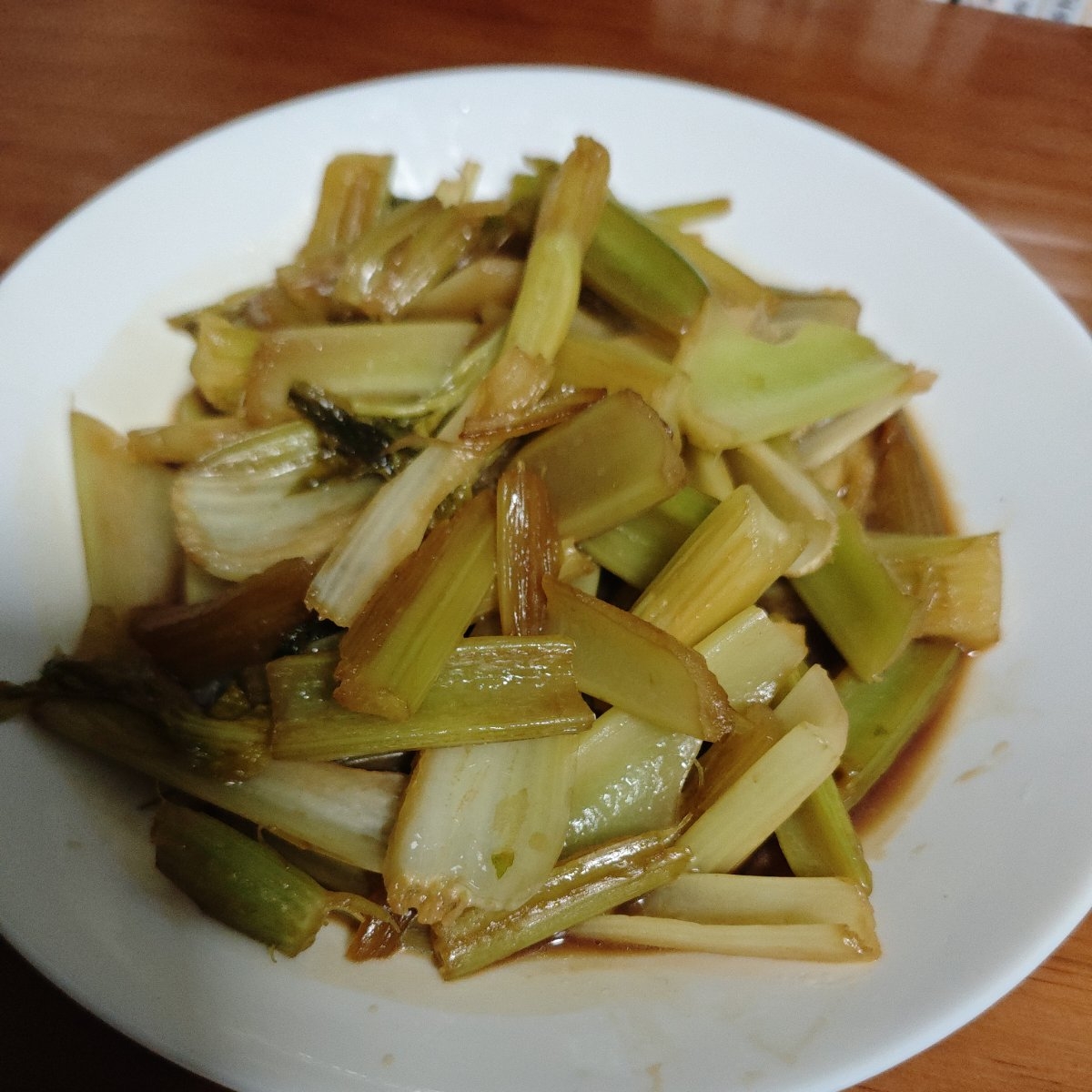 最简单的降压祛脂菜  素炒芹菜