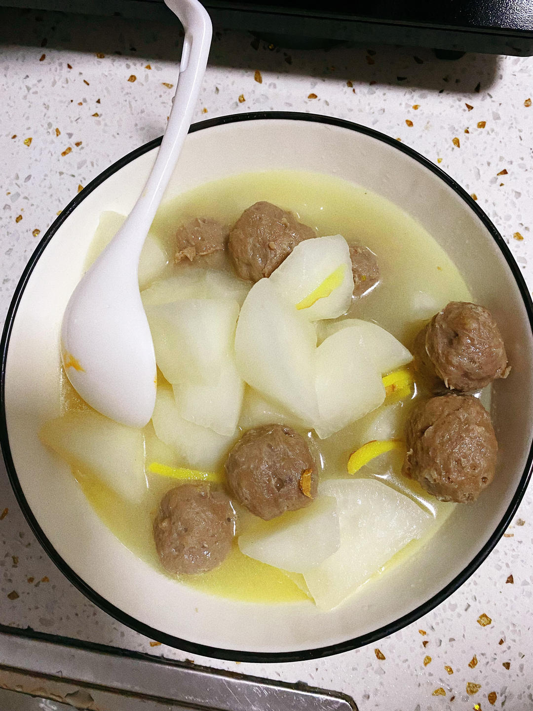牛肉丸子萝卜汤，简单易做的鲜美味道