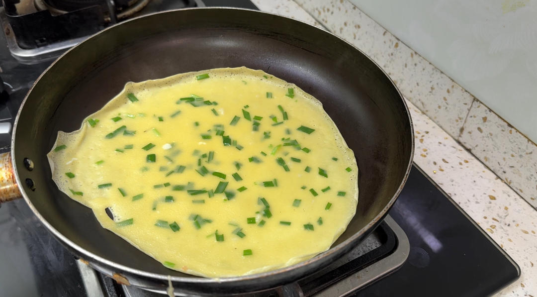 陕北正宗摊韭菜鸡蛋饼子