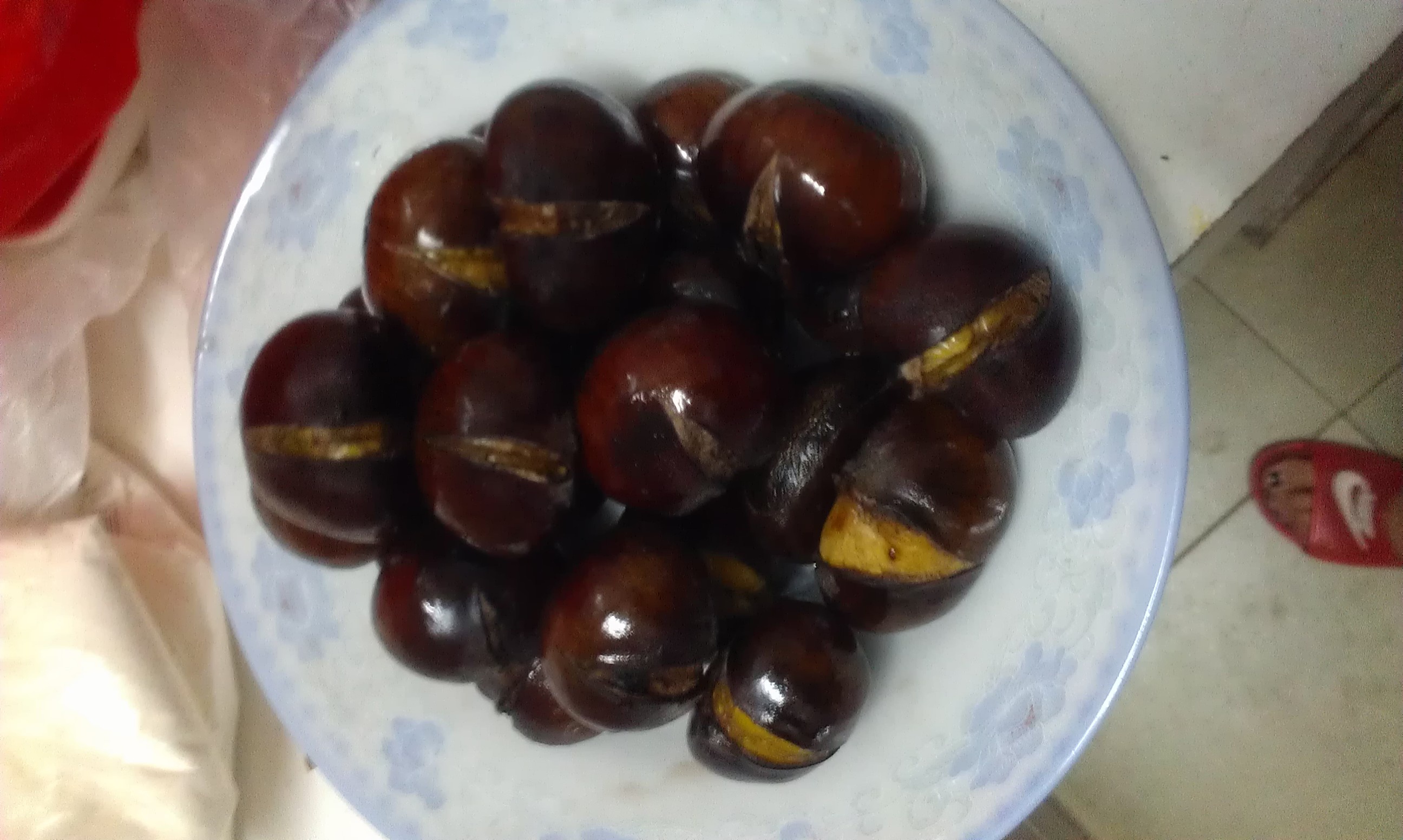 慵懒美丽的栗子