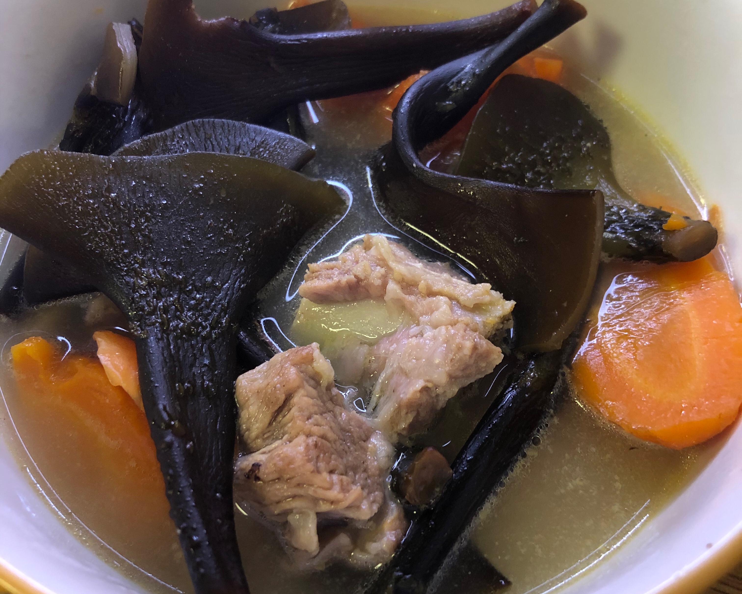 海带胡萝卜排骨汤的做法 步骤3