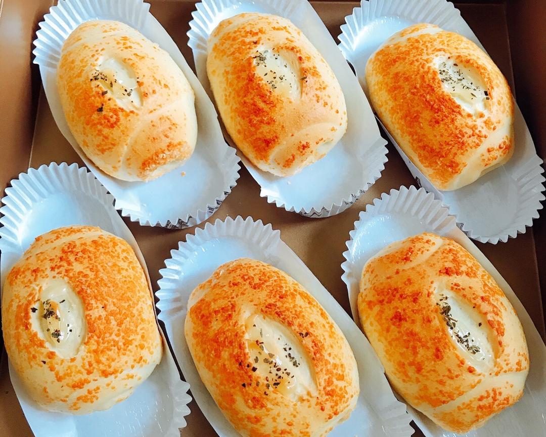 一次性发酵酸奶芝士香肠包的做法