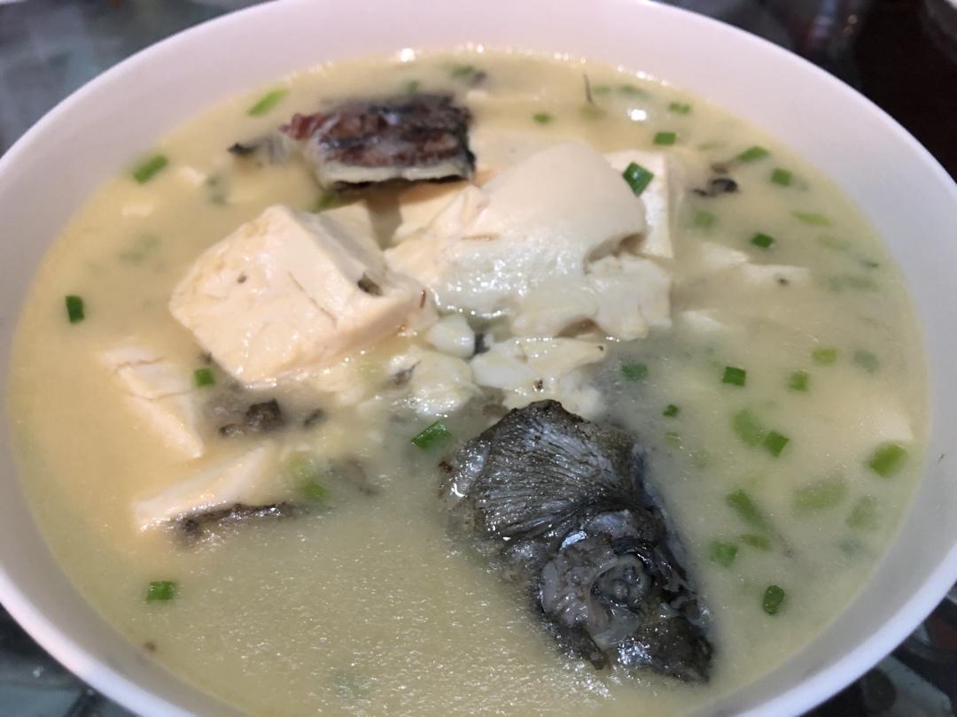 鲫鱼豆腐汤