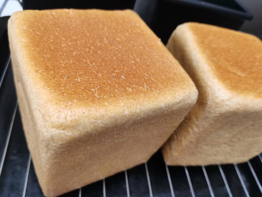 第三天依然柔软的粗全麦吐司