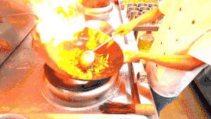 厨师长教你：“炒肉丝不粘锅”的小技巧，肉丝的香很浓郁，收藏了的做法 步骤16