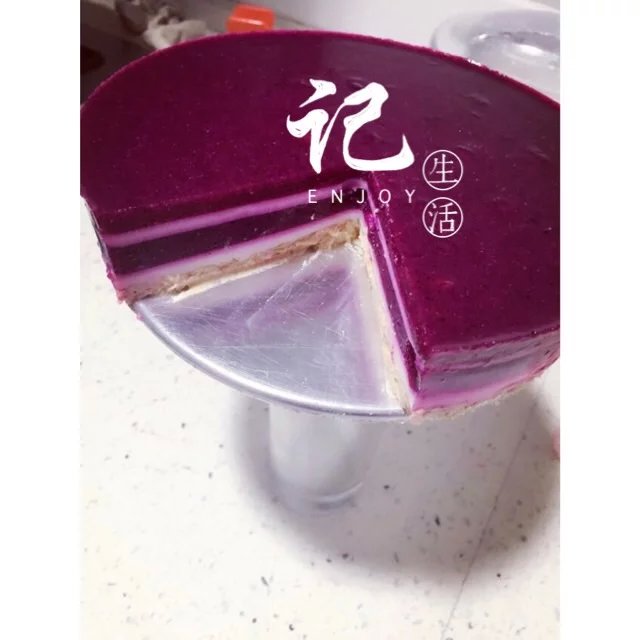 火龙果慕斯蛋糕