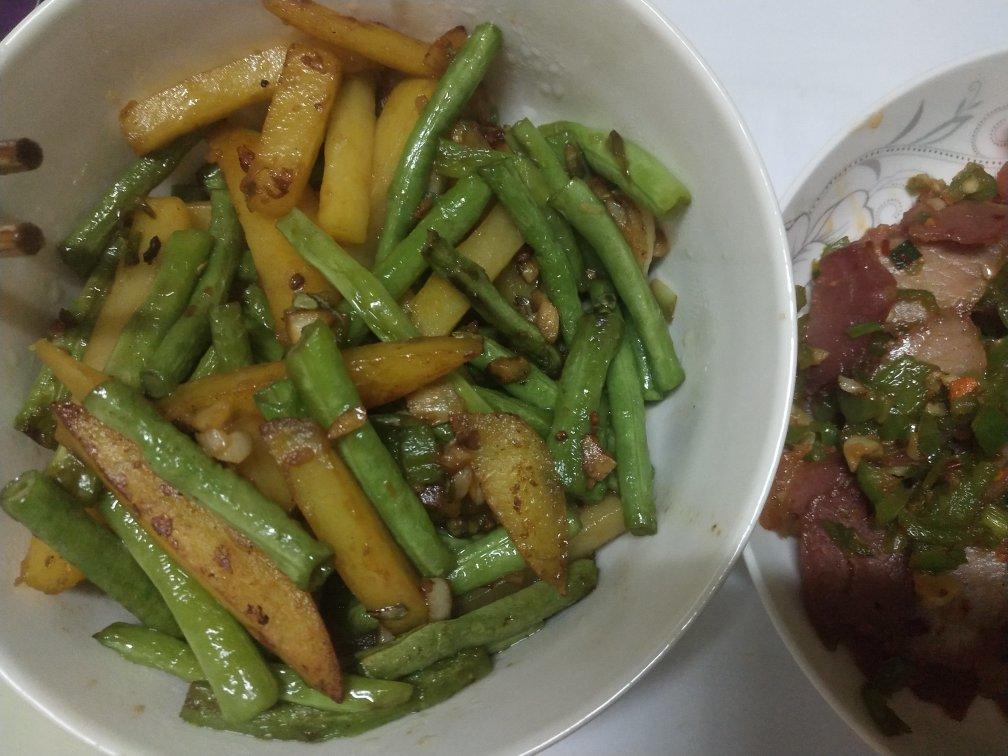 无辣不欢～豆角炒土豆