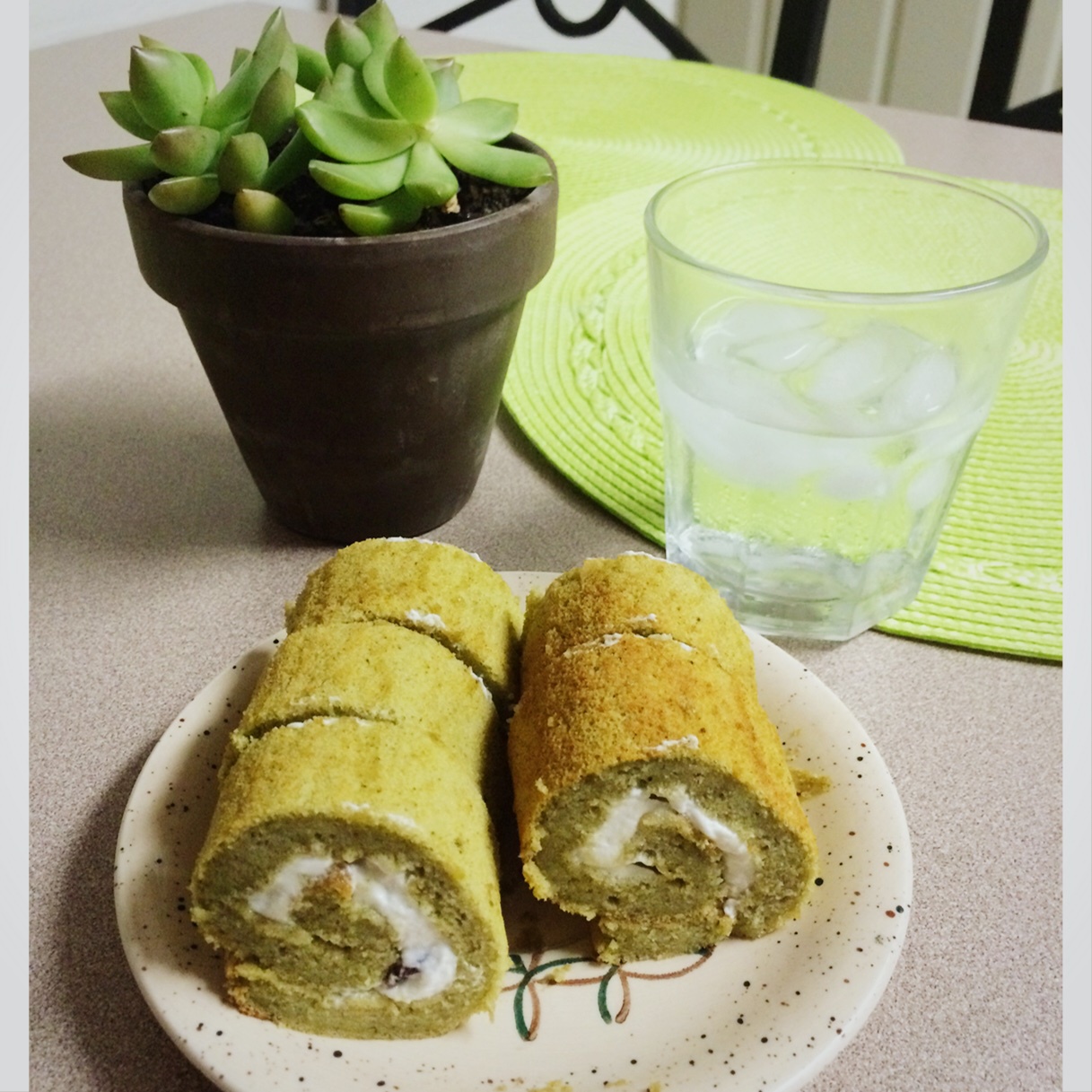 抹茶戚风蛋糕卷