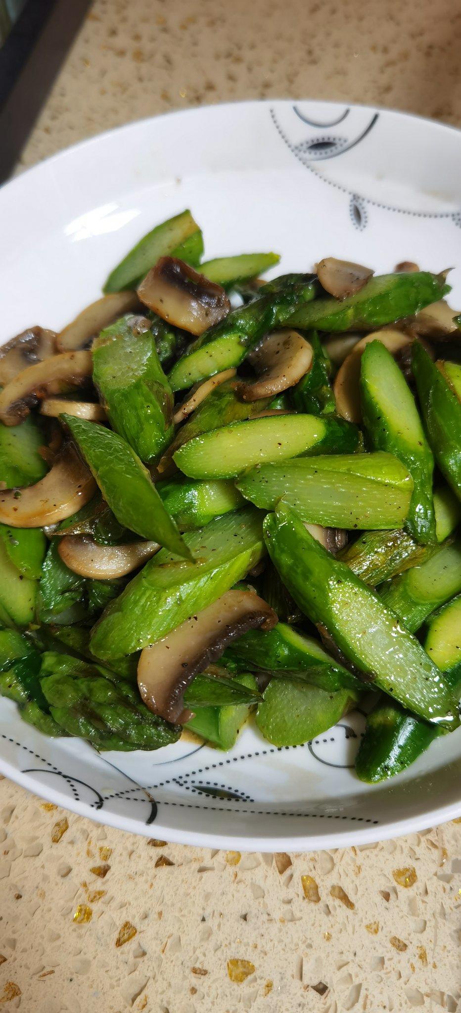 教你做最好吃的芦笋炒蘑菇 新手速get！