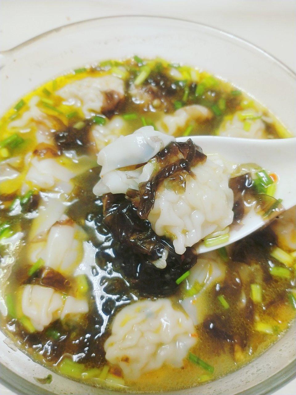 紫菜小馄饨汤