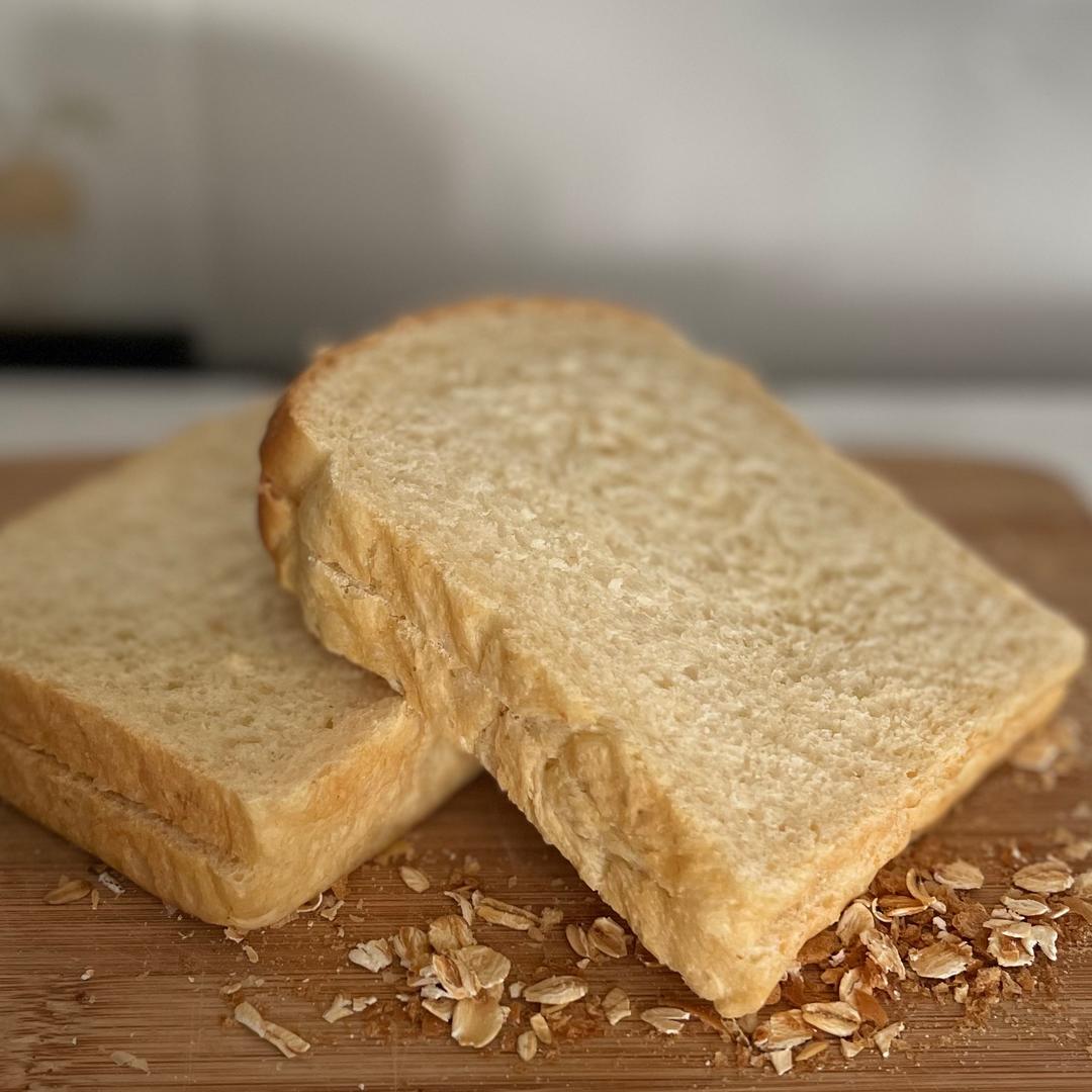 燕麦牛奶吐司-消耗牛奶与燕麦的代餐吐司🍞的做法