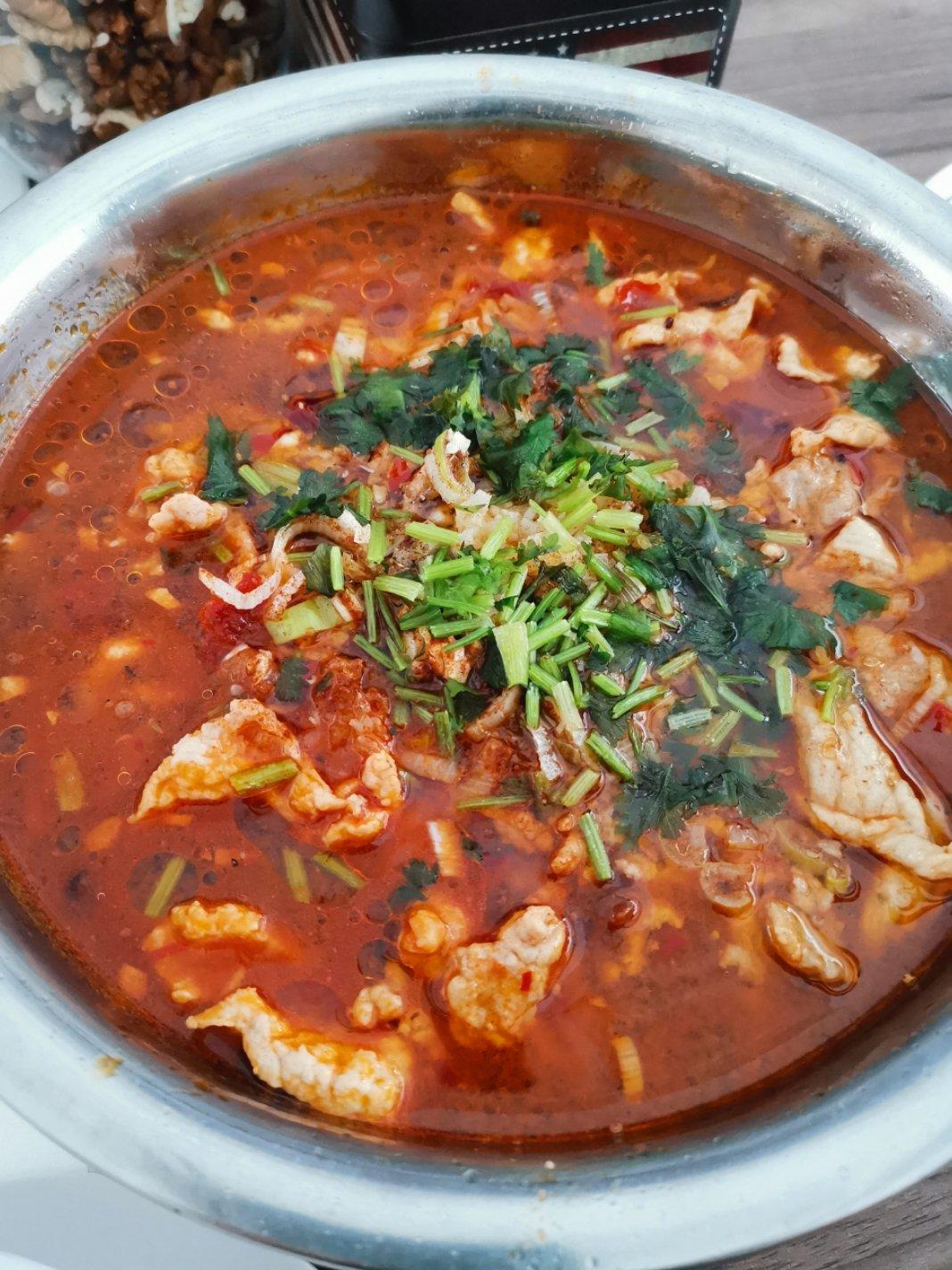 厨师长教你：“水煮肉片”的正宗做法，这味道真的很四川