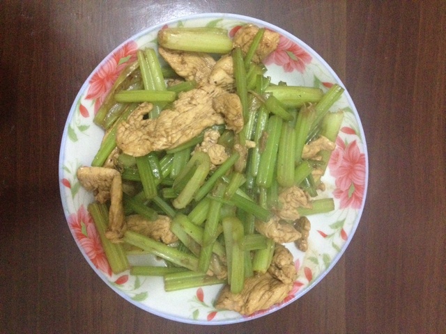 芹菜炒肉