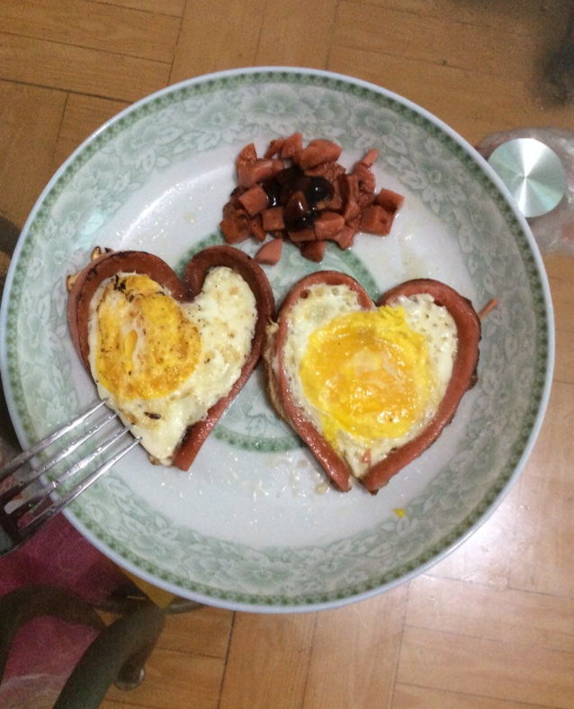爱心香肠煎蛋