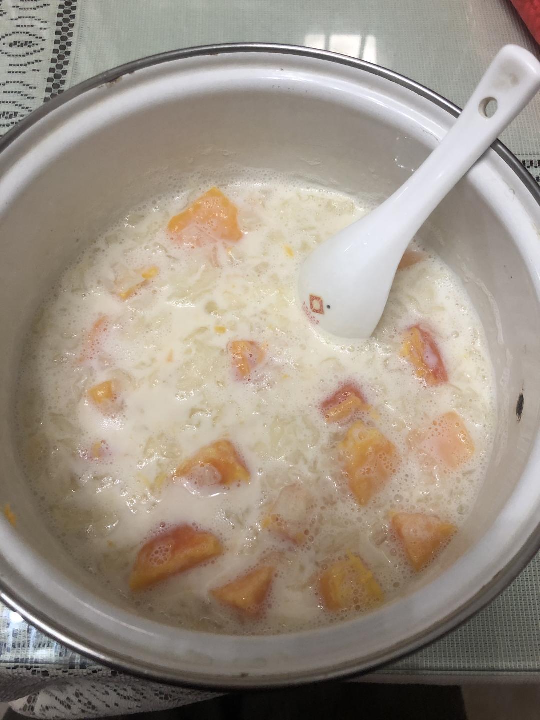 木瓜银耳牛奶（比店里好吃！）