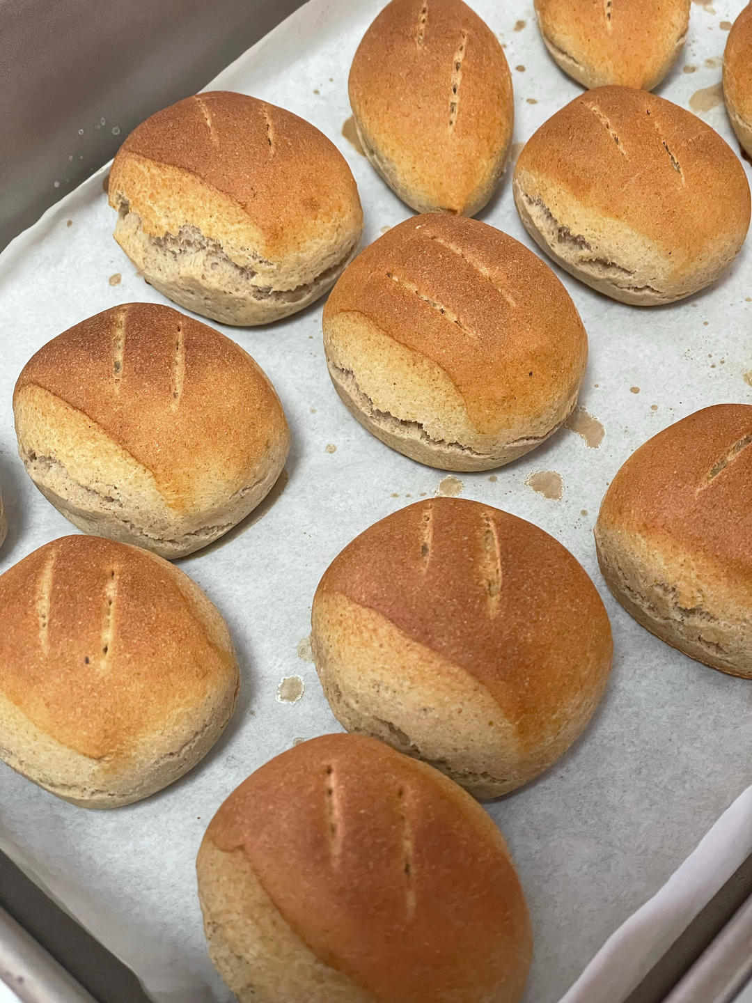 bilibili搬运【奥地利的小胡】德国碱水包/碱水面包/德国结🥨(食用碱版本）