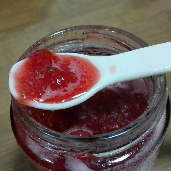 手工大果粒草莓酱的做法