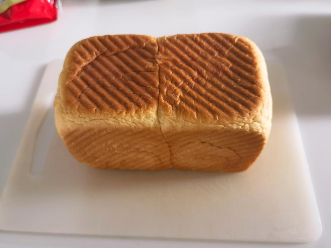用烤箱自己做面包--手工牛奶吐司面包