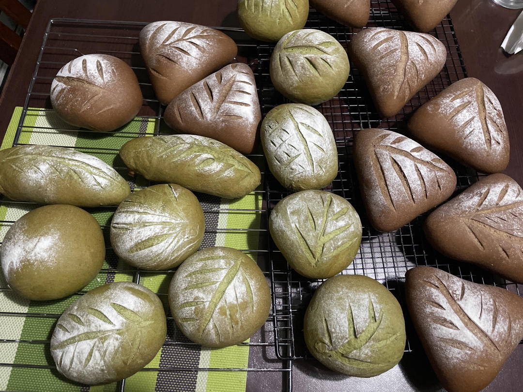 火龙果软欧包，粉嘟嘟～