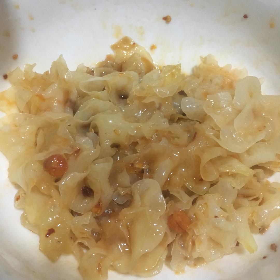 凉拌银耳