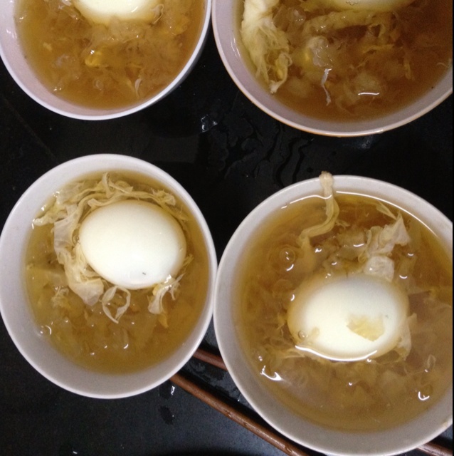 冰糖雪耳炖鸡蛋糖水