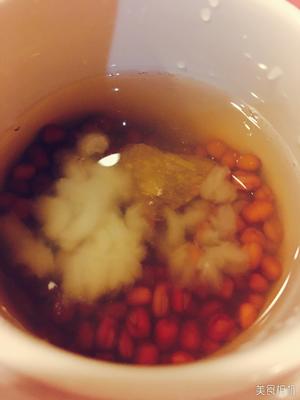 红豆牛奶炖雪蛤的做法 步骤5