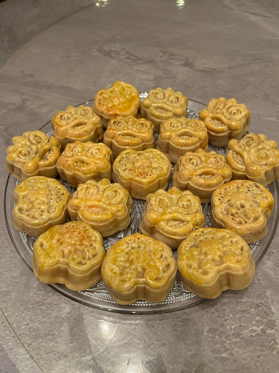 广式月饼—蛋黄莲蓉月饼