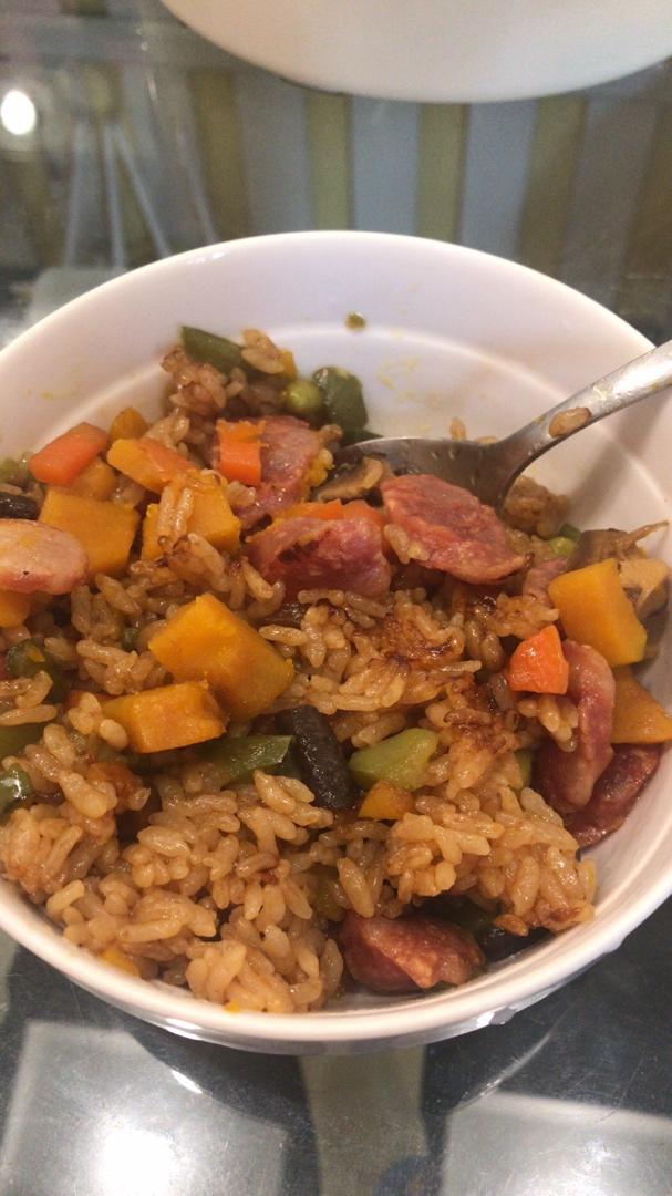 懒人必备～电饭煲腊肠焖饭
