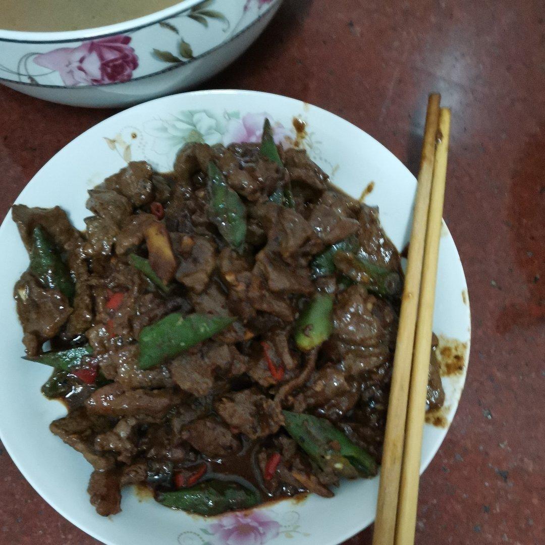 小炒牛肉