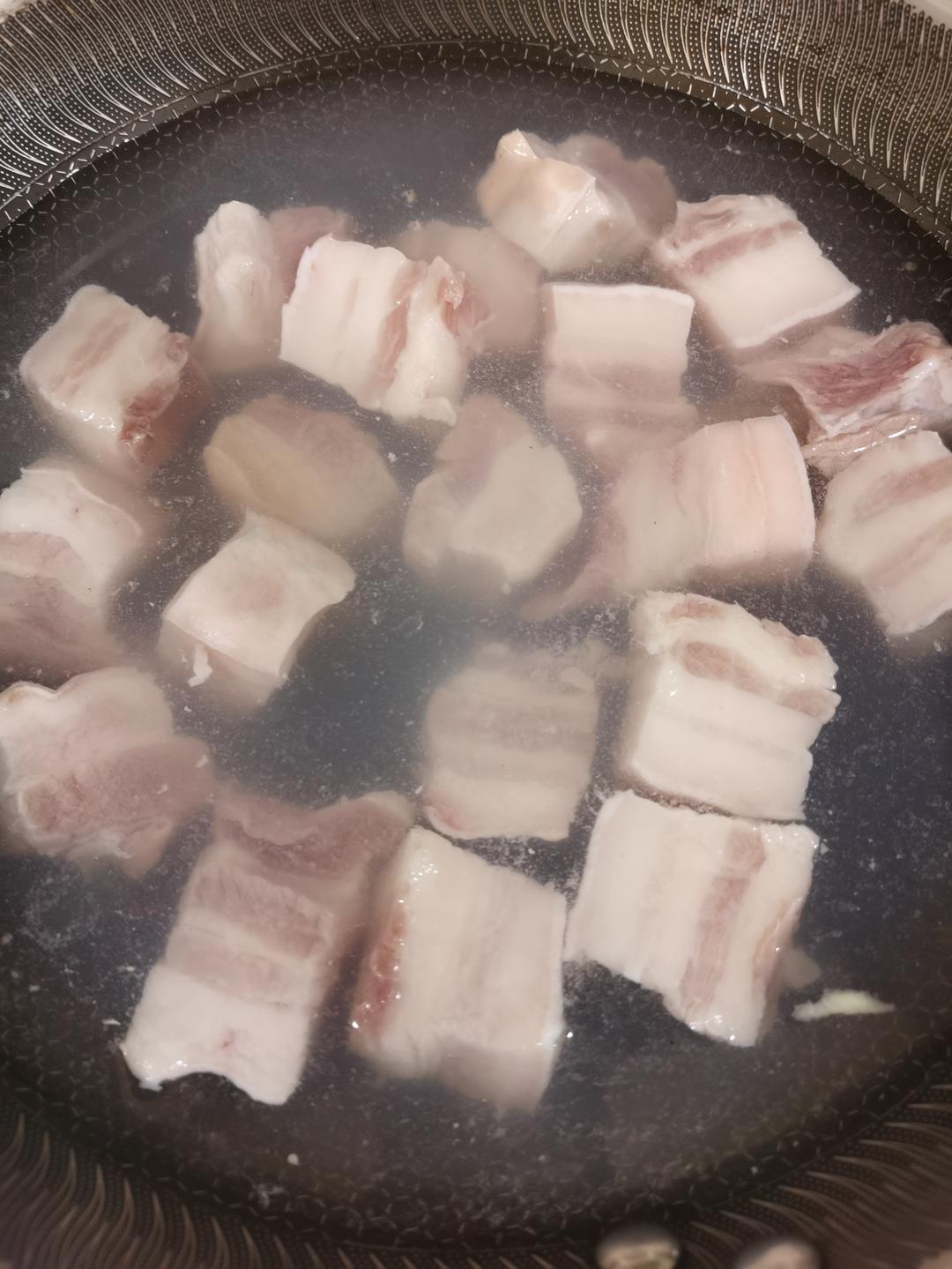 家常版的红烧肉（一点都不腻，软，糯)