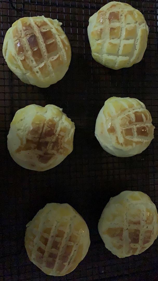 好吃到炸裂的港式菠萝包（附带制作酥皮的小视频）