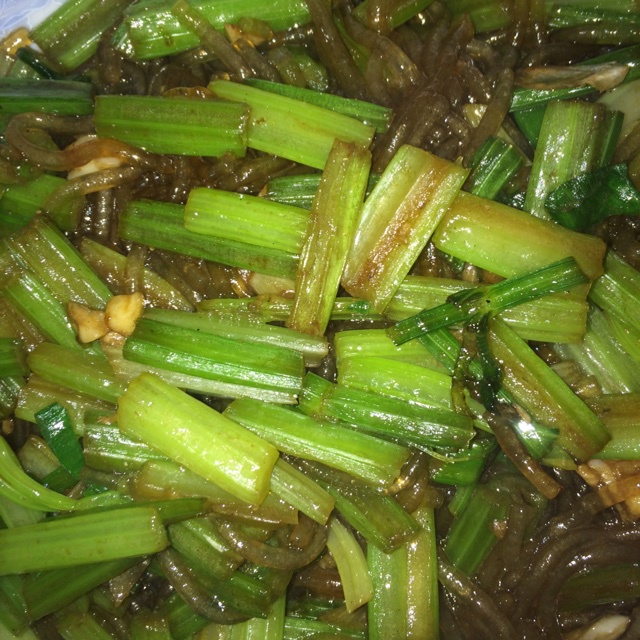 芹菜粉儿