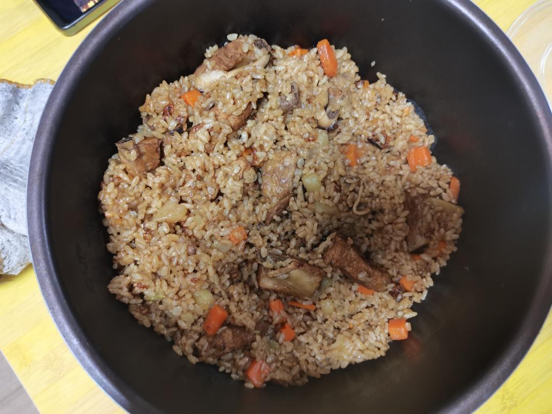 电饭锅排骨土豆焖饭